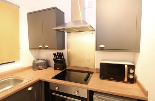 Southsea Cottage | APARTMENT 2, romantic, country holiday cottage in Southsea