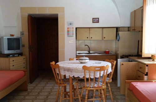 Marina San Gregorio Apartment | Apartment 2 Sea View 50.mt from the beach air-conditioned