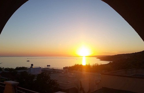 Marina San Gregorio Apartment | Apartment 2 Sea View 50.mt from the beach air-conditioned