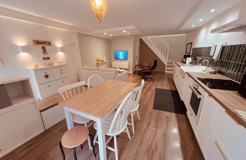 Port-Vendres Apartment | Apartment 2 steps from the port, shops and market. Ideal for families