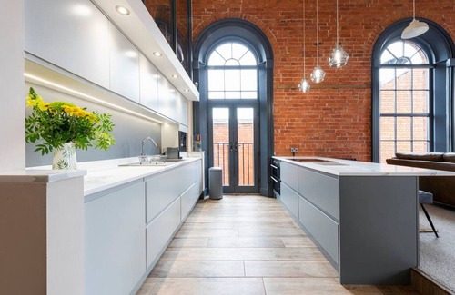 Edwinstowe Apartment | Apartment 2 The Old Chapel apartments, in the heart of Sherwood Forest