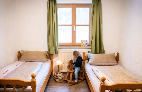 Pullenreuth Condo | Apartment 2, with extra children's room - Ferienhof Stöhrmühle