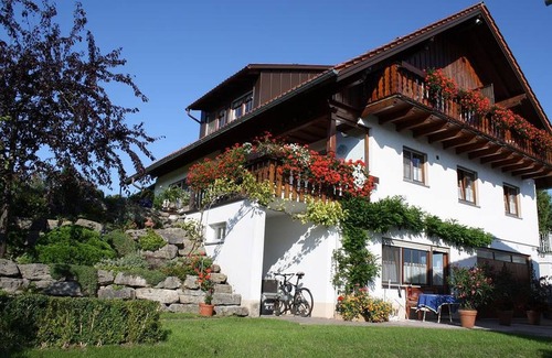 Oberreitnau Apartment | Apartment '2' with Mountain View, Shared Garden and Wi-Fi