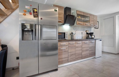 Schmatzin Apartment | Apartment '2' with Private Terrace, Private Garden and Wi-Fi