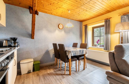Ostrohe Apartment | Apartment '2' with Shared Terrace and Wi-Fi