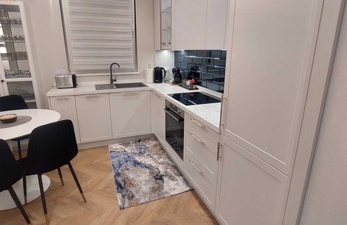 Ozarow Mazowiecki Apartment | Apartment 20 minutes from Warsaw with Balcony