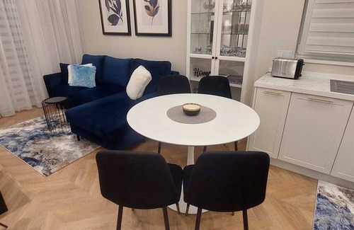 Ozarow Mazowiecki Apartment | Apartment 20 minutes from Warsaw with Balcony