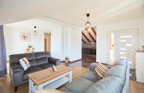 Cilipi Apartment | Apartment 2Home