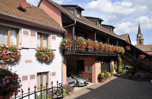 Bergheim Apartment | Apartment 3: Apartment in private property with courtyard in Bergheim