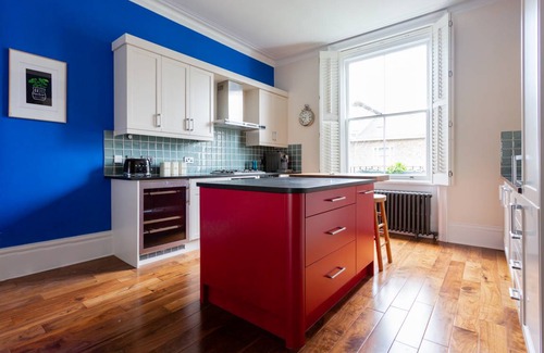 Royal Borough of Kensington and Chelsea Apartment | Apartment ∙ 3 bedrooms ∙ 5 guests