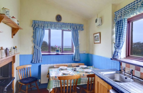 Llanfaglan House | Apartment ∙ 3 bedrooms ∙ 5 guests