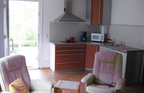 Kleinschonach Apartment | Apartment '32qm' with Private Terrace and Wi-Fi