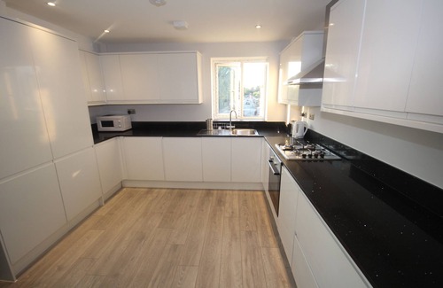 Yiewsley Apartment | Apartment 3 - Holden Court