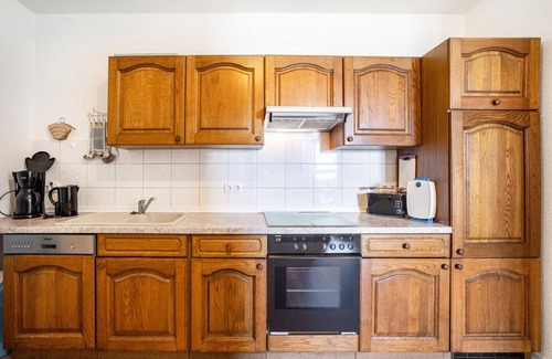 Hillgroven Apartment | Apartment '3-raum Fw 5' with Shared Garden, Balcony and Wi-Fi