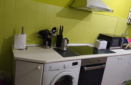 Ugao-Miraballes House | Apartment 3 rooms. FREE GARAGE, Rio Nerbión, WIFI-CANALS TV.