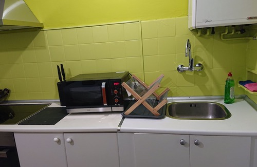 Ugao-Miraballes House | Apartment 3 rooms. FREE GARAGE, Rio Nerbión, WIFI-CANALS TV.