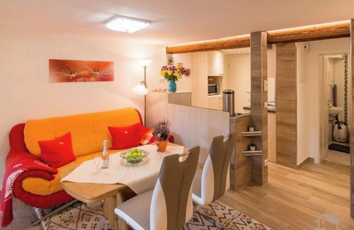 Enzklosterle Apartment | Apartment '3' with Private Terrace, Shared Garden and Wi-Fi