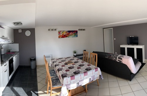 Aydat Apartment | Apartment 30m from Lake Aydat beach
