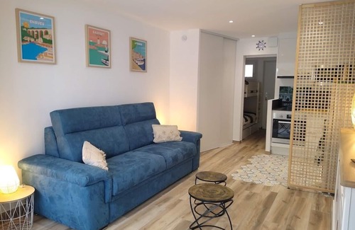 Martigues Apartment | Apartment 32 m² in CARRO 4 persons sea view 100 meters from the beach
