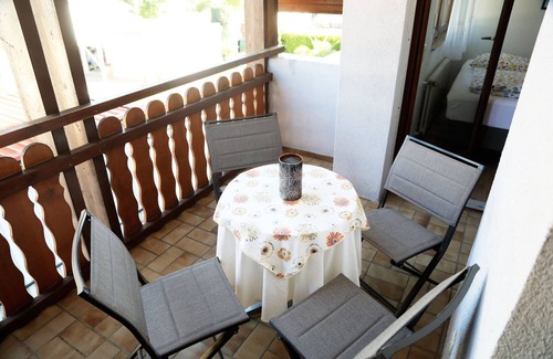 Neuenburg am Rhein Apartment | Apartment '3land Reisen' with Mountain View, Balcony and Wi-Fi