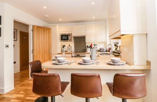 Roundham Cottage | APARTMENT 4 10 SOMERS COURT, family friendly in Paignton