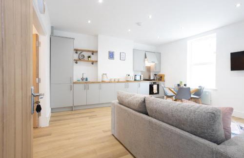 Walkden Apartment | Apartment 4 - Beautiful 1 Bedroom Apartment Near Manchester