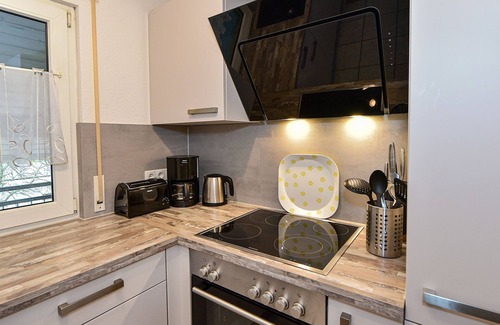 Hoyren Apartment | Apartment '4' with Lake View, Shared Terrace and Wi-Fi
