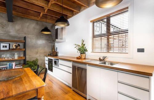 Blenheim Apartment | Apartment 4 - Haddin Court - Chic NY Loft Style