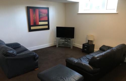 Worksop Apartment | Apartment 4, Welbeck House, Old Green Close, Whitwell, S80 4GL