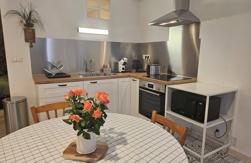 Anatole France Apartment | Apartment 40 m² near the Canal de la Robine