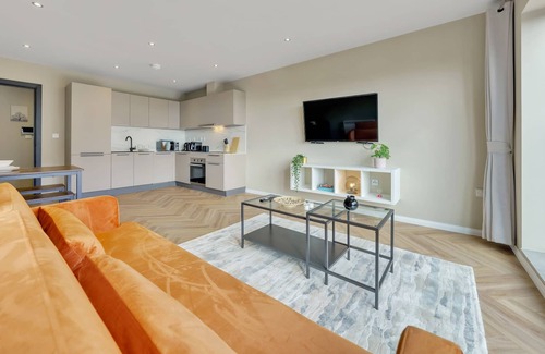 Elthorne Apartment | Apartment 5, 2 Bedroom, 2 Bathroom