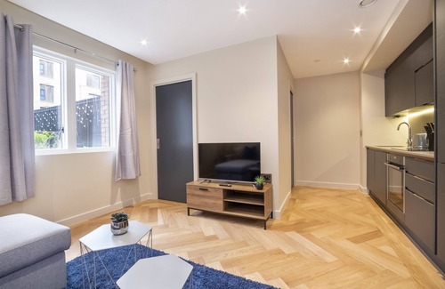York Cottage | Apartment 5 Hudson Quarter Luxury Apartments - sleeps 4 guests in 1 bedroom