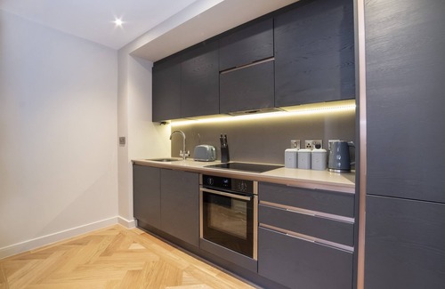 York Cottage | Apartment 5 Hudson Quarter Luxury Apartments - sleeps 4 guests in 1 bedroom