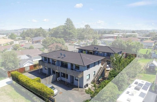 Taupo Apartment | Apartment - 5 minute walk to Taupo town centre