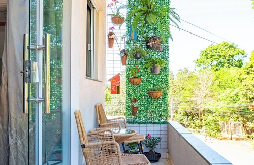 Vila Planalto Apartment | APARTMENT 5 MINUTES FROM THE AIRPORT WITH AIR CONDITIONING AND BALCONY