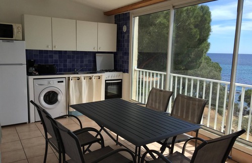 Favone Apartment | Apartment 5 people 2nd floor, superb sea view, direct access to the beach