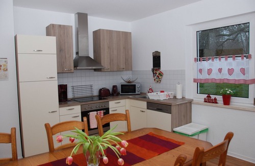 Borna-Heinersdorf Apartment | Apartment '5' with Wi-Fi