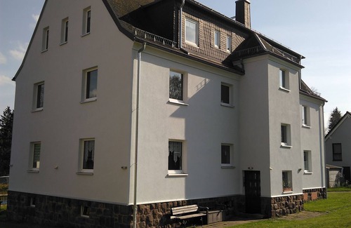 Borna-Heinersdorf Apartment | Apartment '5' with Wi-Fi