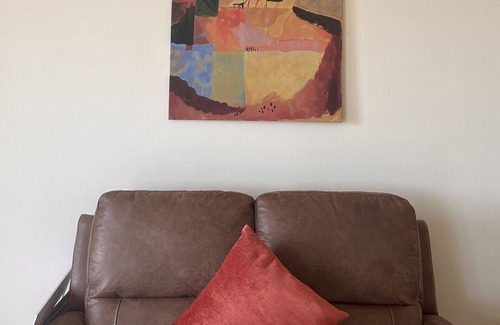 Thurso Apartment | Apartment 500 - Metro Style Apartment on Nc500