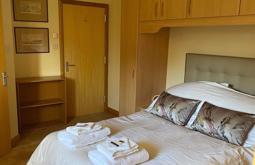 Thurso Apartment | Apartment 500 - Metro Style Apartment on Nc500