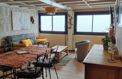 Murat-le-Quaire Apartment | Apartment 57 M2 exceptional view Private box