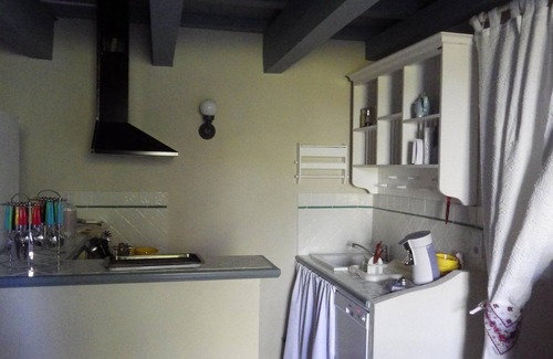 Caderousse Apartment | Apartment 6 people in an authentic Provencal Mas with large swimming pool