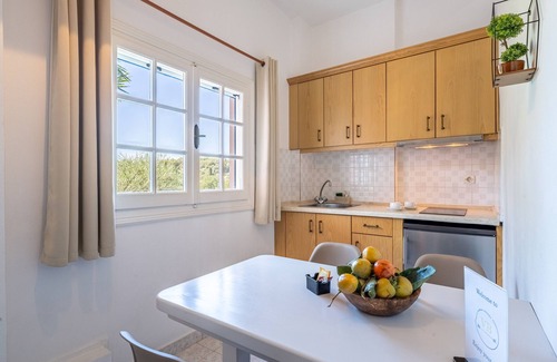 Astrakeri Apartment | Apartment '6' with Sea View, Wi-Fi and Air Conditioning