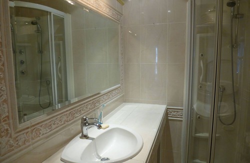 Fabron Apartment | APARTMENT 60 m2 2nd Floor, Air-conditioned, terrace, 1 bedroom, quiet, sea view