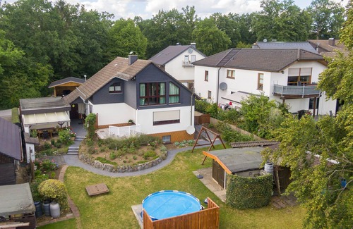 Finnentrop Apartment | Apartment '65 Qm Ferienwohnung Im Sauerland' with Private Terrace and Wi-Fi