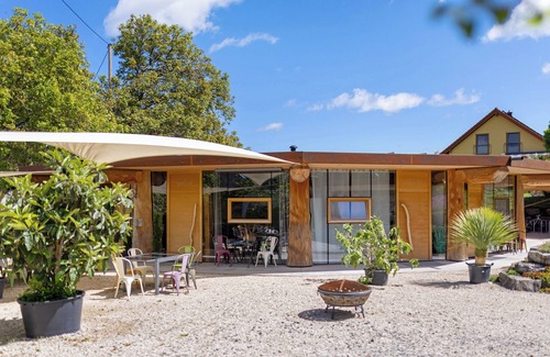 Rosenfeld Apartment | Apartment '-7-die Sieben, Studio 35qm' with Private Terrace, Shared Garden and Wi-Fi