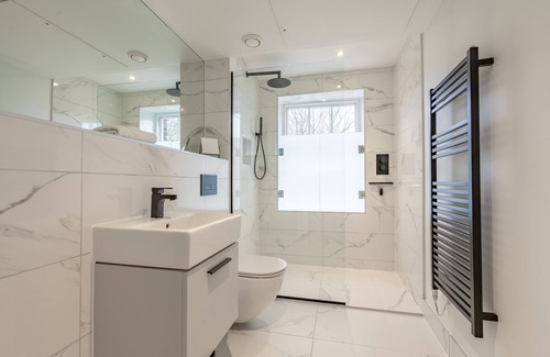 Bootham Apartment | Apartment 8 - Bootham House - sleeps 2 guests in 1 bedroom