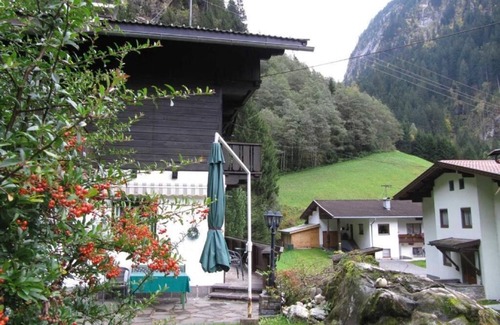 Ginzling Apartment | Apartment 85 m², 2 bedrooms for up to 6 people, living room, kitchen, 2 bathrooms, garden, sauna
