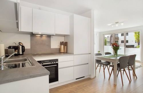 Ludwigshafen Apartment | Apartment 'Achterkajüte' with Private Terrace and Wi-Fi