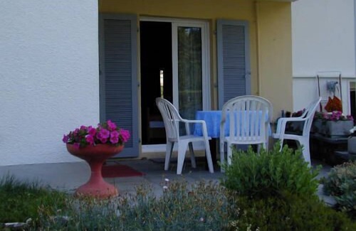 Unteruhldingen Apartment | Apartment "Altbau" ground floor, 60sqm, 1 bedroom, 1 living/sleeping area max. 4 persons